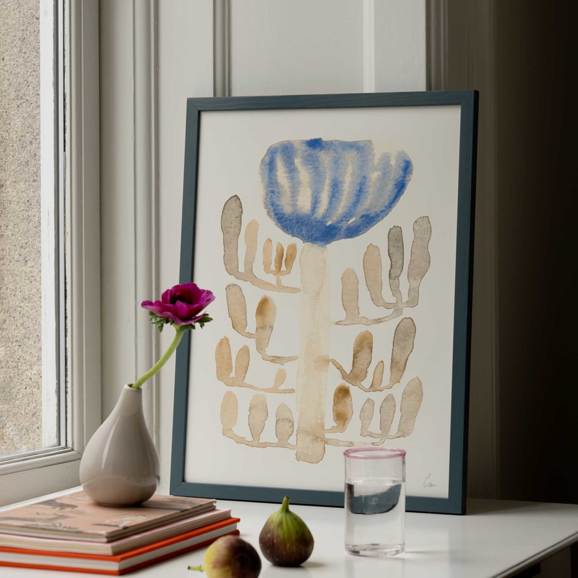 The Poster Club（ポスタークラブ）は、デンマーク・コペンハーゲンを拠点とするオンラインショップで、北欧デザインの高品質なポスターやアートプリントを専門に取り扱っています。新進気鋭の若手アーティストから世界的に活躍する作家まで、多彩なラインナップが魅力。北欧のライフスタイル、ファッション、インテリアデザインのトレンドを取り入れたミニマルで洗練された作品は、シンプルで上質な空間に自然と溶け込みます。ナチュラルインテリアや韓国風の部屋づくり、和モダンテイストにも調和し、アートを取り入れた暮らしを提案。世界中のインテリア雑誌やデザインメディアにも多数掲載されており、感度の高いユーザーからも厚い信頼を集めています。The Poster Clubは、アートプリントを通して日常に美とインスピレーションを届ける、北欧インテリア好きにおすすめのブランドです。