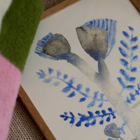 The Poster Club（ポスタークラブ）は、デンマーク・コペンハーゲンを拠点とするオンラインショップで、北欧デザインの高品質なポスターやアートプリントを専門に取り扱っています。新進気鋭の若手アーティストから世界的に活躍する作家まで、多彩なラインナップが魅力。北欧のライフスタイル、ファッション、インテリアデザインのトレンドを取り入れたミニマルで洗練された作品は、シンプルで上質な空間に自然と溶け込みます。ナチュラルインテリアや韓国風の部屋づくり、和モダンテイストにも調和し、アートを取り入れた暮らしを提案。世界中のインテリア雑誌やデザインメディアにも多数掲載されており、感度の高いユーザーからも厚い信頼を集めています。The Poster Clubは、アートプリントを通して日常に美とインスピレーションを届ける、北欧インテリア好きにおすすめのブランドです。