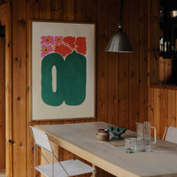 The Poster Club（ポスタークラブ）は、デンマーク・コペンハーゲンを拠点とするオンラインショップで、北欧デザインの高品質なポスターやアートプリントを専門に取り扱っています。新進気鋭の若手アーティストから世界的に活躍する作家まで、多彩なラインナップが魅力。北欧のライフスタイル、ファッション、インテリアデザインのトレンドを取り入れたミニマルで洗練された作品は、シンプルで上質な空間に自然と溶け込みます。ナチュラルインテリアや韓国風の部屋づくり、和モダンテイストにも調和し、アートを取り入れた暮らしを提案。世界中のインテリア雑誌やデザインメディアにも多数掲載されており、感度の高いユーザーからも厚い信頼を集めています。The Poster Clubは、アートプリントを通して日常に美とインスピレーションを届ける、北欧インテリア好きにおすすめのブランドです。