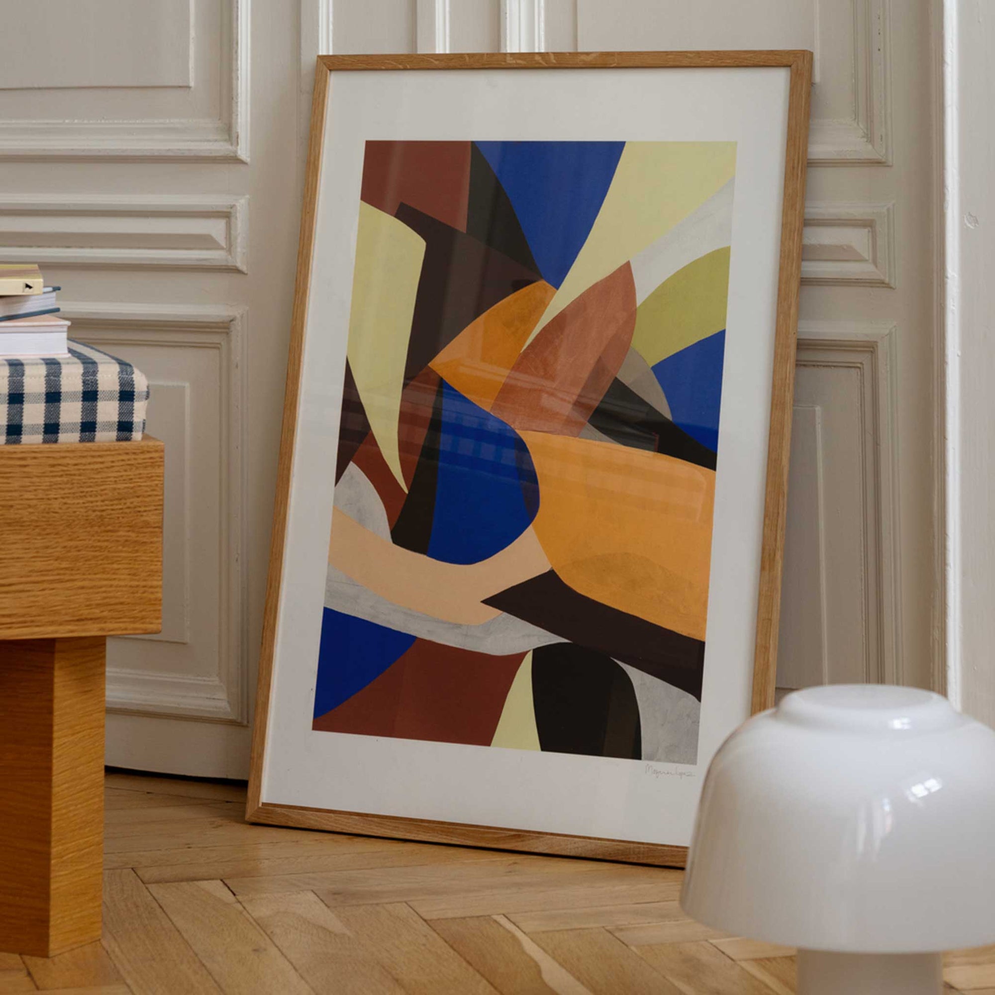 The Poster Club（ポスタークラブ）は、デンマーク・コペンハーゲンを拠点とするオンラインショップで、北欧デザインの高品質なポスターやアートプリントを専門に取り扱っています。新進気鋭の若手アーティストから世界的に活躍する作家まで、多彩なラインナップが魅力。北欧のライフスタイル、ファッション、インテリアデザインのトレンドを取り入れたミニマルで洗練された作品は、シンプルで上質な空間に自然と溶け込みます。ナチュラルインテリアや韓国風の部屋づくり、和モダンテイストにも調和し、アートを取り入れた暮らしを提案。世界中のインテリア雑誌やデザインメディアにも多数掲載されており、感度の高いユーザーからも厚い信頼を集めています。The Poster Clubは、アートプリントを通して日常に美とインスピレーションを届ける、北欧インテリア好きにおすすめのブランドです。