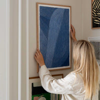 The Poster Club（ポスタークラブ）は、デンマーク・コペンハーゲンを拠点とするオンラインショップで、北欧デザインの高品質なポスターやアートプリントを専門に取り扱っています。新進気鋭の若手アーティストから世界的に活躍する作家まで、多彩なラインナップが魅力。北欧のライフスタイル、ファッション、インテリアデザインのトレンドを取り入れたミニマルで洗練された作品は、シンプルで上質な空間に自然と溶け込みます。ナチュラルインテリアや韓国風の部屋づくり、和モダンテイストにも調和し、アートを取り入れた暮らしを提案。世界中のインテリア雑誌やデザインメディアにも多数掲載されており、感度の高いユーザーからも厚い信頼を集めています。The Poster Clubは、アートプリントを通して日常に美とインスピレーションを届ける、北欧インテリア好きにおすすめのブランドです。