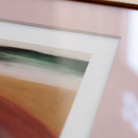 The Poster Club（ポスタークラブ）は、デンマーク・コペンハーゲンを拠点とするオンラインショップで、北欧デザインの高品質なポスターやアートプリントを専門に取り扱っています。新進気鋭の若手アーティストから世界的に活躍する作家まで、多彩なラインナップが魅力。北欧のライフスタイル、ファッション、インテリアデザインのトレンドを取り入れたミニマルで洗練された作品は、シンプルで上質な空間に自然と溶け込みます。ナチュラルインテリアや韓国風の部屋づくり、和モダンテイストにも調和し、アートを取り入れた暮らしを提案。世界中のインテリア雑誌やデザインメディアにも多数掲載されており、感度の高いユーザーからも厚い信頼を集めています。The Poster Clubは、アートプリントを通して日常に美とインスピレーションを届ける、北欧インテリア好きにおすすめのブランドです。