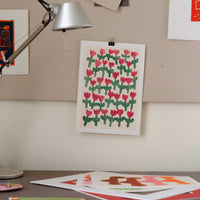 The Poster Club（ポスタークラブ）は、デンマーク・コペンハーゲンを拠点とするオンラインショップで、北欧デザインの高品質なポスターやアートプリントを専門に取り扱っています。新進気鋭の若手アーティストから世界的に活躍する作家まで、多彩なラインナップが魅力。北欧のライフスタイル、ファッション、インテリアデザインのトレンドを取り入れたミニマルで洗練された作品は、シンプルで上質な空間に自然と溶け込みます。ナチュラルインテリアや韓国風の部屋づくり、和モダンテイストにも調和し、アートを取り入れた暮らしを提案。世界中のインテリア雑誌やデザインメディアにも多数掲載されており、感度の高いユーザーからも厚い信頼を集めています。The Poster Clubは、アートプリントを通して日常に美とインスピレーションを届ける、北欧インテリア好きにおすすめのブランドです。