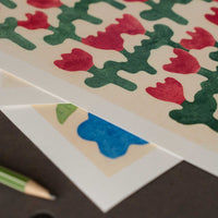 The Poster Club（ポスタークラブ）は、デンマーク・コペンハーゲンを拠点とするオンラインショップで、北欧デザインの高品質なポスターやアートプリントを専門に取り扱っています。新進気鋭の若手アーティストから世界的に活躍する作家まで、多彩なラインナップが魅力。北欧のライフスタイル、ファッション、インテリアデザインのトレンドを取り入れたミニマルで洗練された作品は、シンプルで上質な空間に自然と溶け込みます。ナチュラルインテリアや韓国風の部屋づくり、和モダンテイストにも調和し、アートを取り入れた暮らしを提案。世界中のインテリア雑誌やデザインメディアにも多数掲載されており、感度の高いユーザーからも厚い信頼を集めています。The Poster Clubは、アートプリントを通して日常に美とインスピレーションを届ける、北欧インテリア好きにおすすめのブランドです。