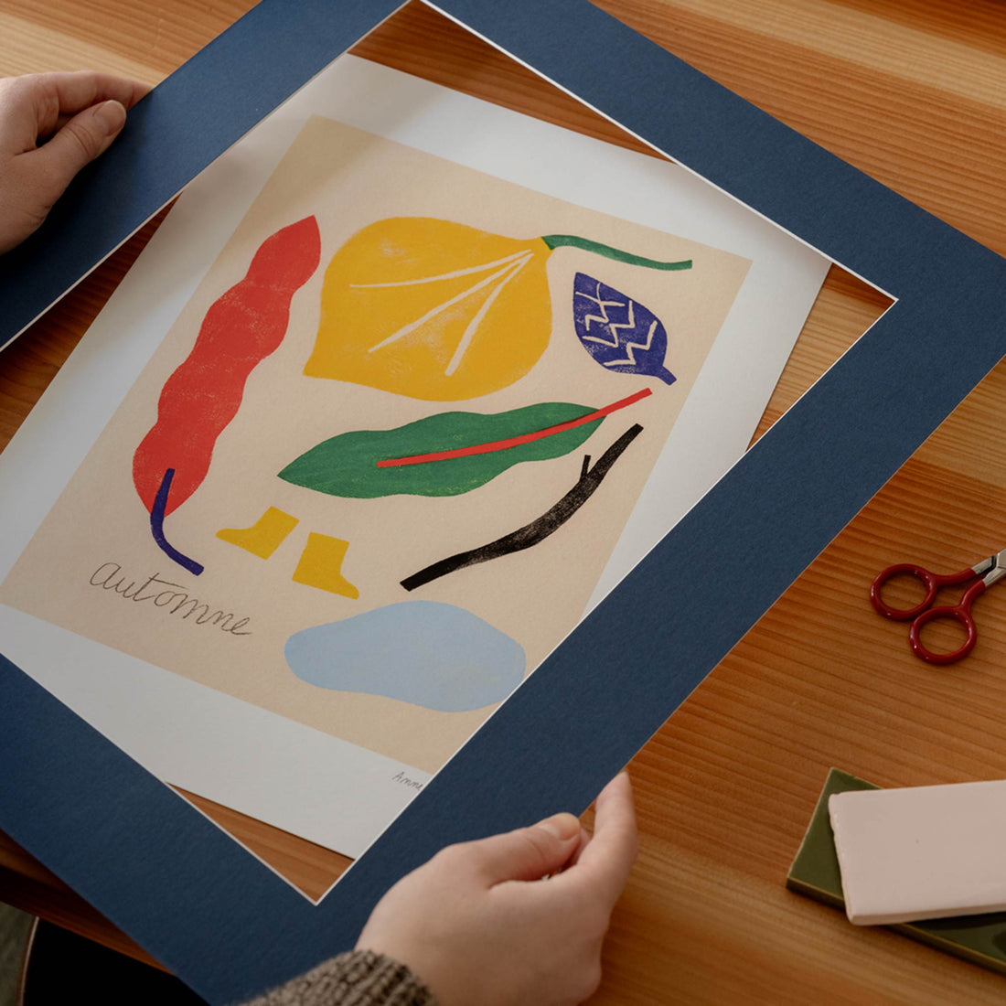 The Poster Club（ポスタークラブ）は、デンマーク・コペンハーゲンを拠点とするオンラインショップで、北欧デザインの高品質なポスターやアートプリントを専門に取り扱っています。新進気鋭の若手アーティストから世界的に活躍する作家まで、多彩なラインナップが魅力。北欧のライフスタイル、ファッション、インテリアデザインのトレンドを取り入れたミニマルで洗練された作品は、シンプルで上質な空間に自然と溶け込みます。ナチュラルインテリアや韓国風の部屋づくり、和モダンテイストにも調和し、アートを取り入れた暮らしを提案。世界中のインテリア雑誌やデザインメディアにも多数掲載されており、感度の高いユーザーからも厚い信頼を集めています。The Poster Clubは、アートプリントを通して日常に美とインスピレーションを届ける、北欧インテリア好きにおすすめのブランドです。