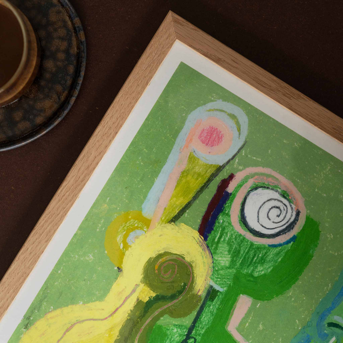 The Poster Club（ポスタークラブ）は、デンマーク・コペンハーゲンを拠点とするオンラインショップで、北欧デザインの高品質なポスターやアートプリントを専門に取り扱っています。新進気鋭の若手アーティストから世界的に活躍する作家まで、多彩なラインナップが魅力。北欧のライフスタイル、ファッション、インテリアデザインのトレンドを取り入れたミニマルで洗練された作品は、シンプルで上質な空間に自然と溶け込みます。ナチュラルインテリアや韓国風の部屋づくり、和モダンテイストにも調和し、アートを取り入れた暮らしを提案。世界中のインテリア雑誌やデザインメディアにも多数掲載されており、感度の高いユーザーからも厚い信頼を集めています。The Poster Clubは、アートプリントを通して日常に美とインスピレーションを届ける、北欧インテリア好きにおすすめのブランドです。