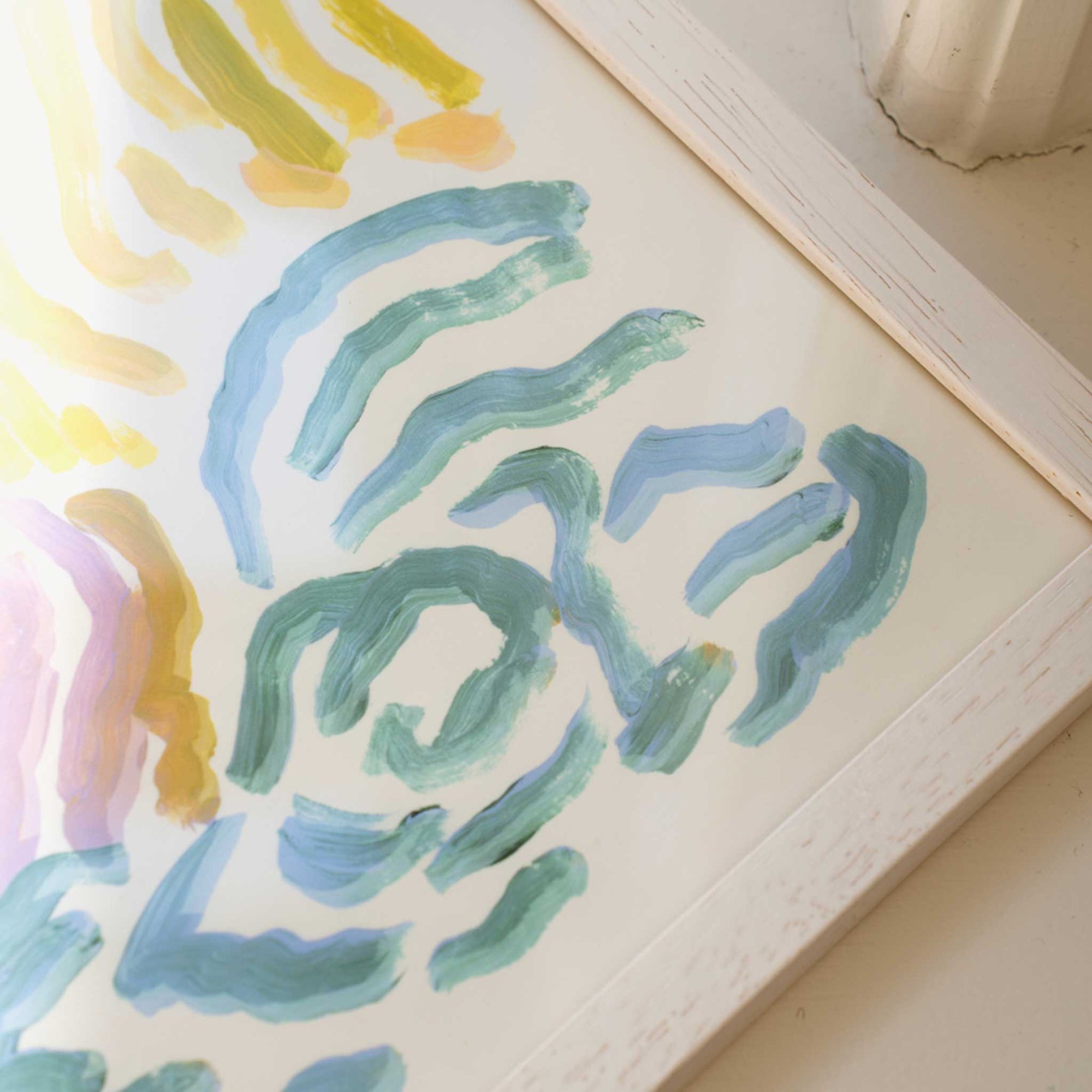 The Poster Club（ポスタークラブ）は、デンマーク・コペンハーゲンを拠点とするオンラインショップで、北欧デザインの高品質なポスターやアートプリントを専門に取り扱っています。新進気鋭の若手アーティストから世界的に活躍する作家まで、多彩なラインナップが魅力。北欧のライフスタイル、ファッション、インテリアデザインのトレンドを取り入れたミニマルで洗練された作品は、シンプルで上質な空間に自然と溶け込みます。ナチュラルインテリアや韓国風の部屋づくり、和モダンテイストにも調和し、アートを取り入れた暮らしを提案。世界中のインテリア雑誌やデザインメディアにも多数掲載されており、感度の高いユーザーからも厚い信頼を集めています。The Poster Clubは、アートプリントを通して日常に美とインスピレーションを届ける、北欧インテリア好きにおすすめのブランドです。