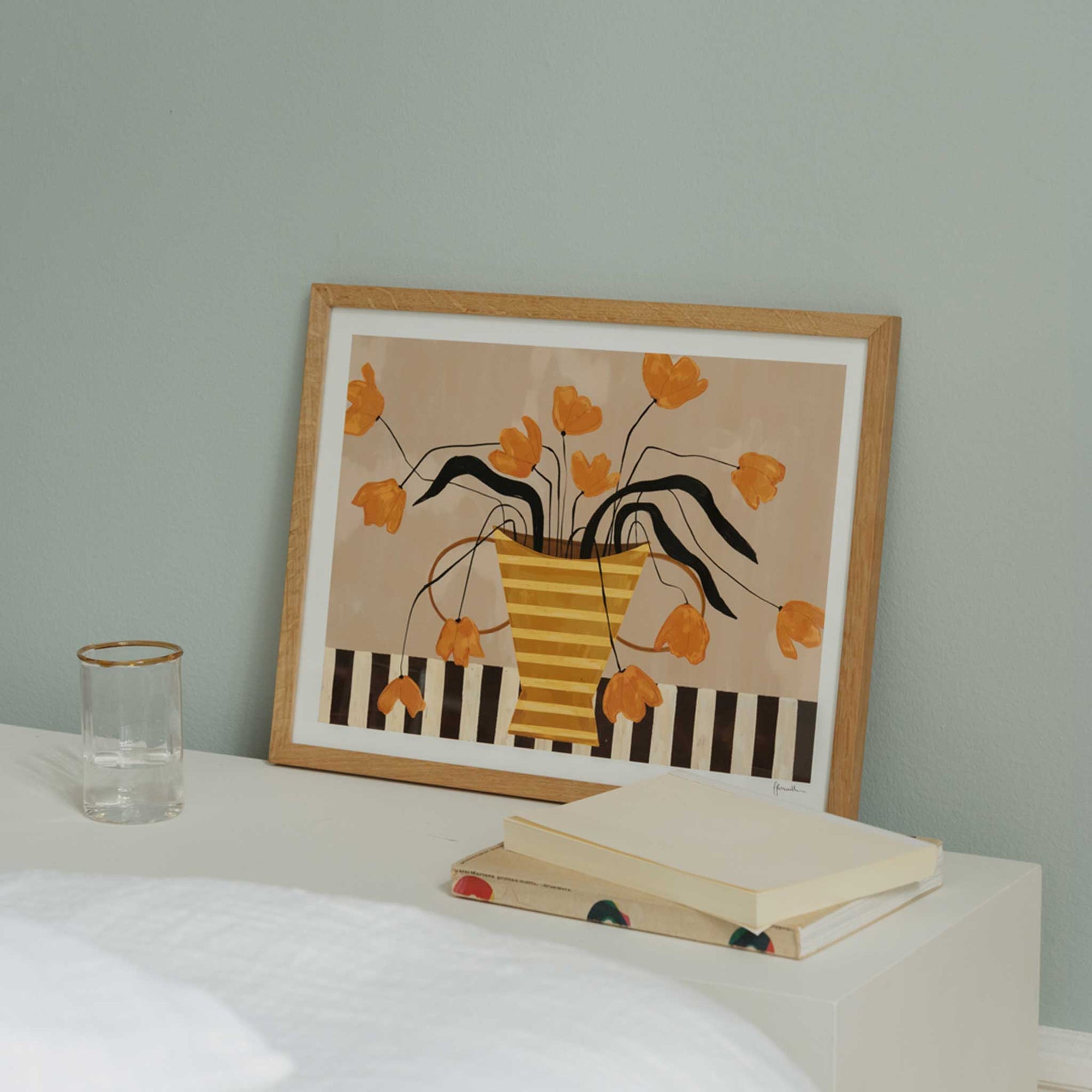 The Poster Club（ポスタークラブ）は、デンマーク・コペンハーゲンを拠点とするオンラインショップで、北欧デザインの高品質なポスターやアートプリントを専門に取り扱っています。新進気鋭の若手アーティストから世界的に活躍する作家まで、多彩なラインナップが魅力。北欧のライフスタイル、ファッション、インテリアデザインのトレンドを取り入れたミニマルで洗練された作品は、シンプルで上質な空間に自然と溶け込みます。ナチュラルインテリアや韓国風の部屋づくり、和モダンテイストにも調和し、アートを取り入れた暮らしを提案。世界中のインテリア雑誌やデザインメディアにも多数掲載されており、感度の高いユーザーからも厚い信頼を集めています。The Poster Clubは、アートプリントを通して日常に美とインスピレーションを届ける、北欧インテリア好きにおすすめのブランドです。