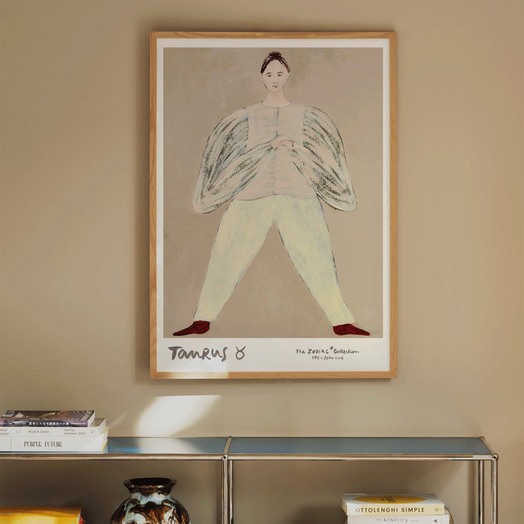 The Poster Club（ポスタークラブ）は、デンマーク・コペンハーゲンを拠点とするオンラインショップで、北欧デザインの高品質なポスターやアートプリントを専門に取り扱っています。新進気鋭の若手アーティストから世界的に活躍する作家まで、多彩なラインナップが魅力。北欧のライフスタイル、ファッション、インテリアデザインのトレンドを取り入れたミニマルで洗練された作品は、シンプルで上質な空間に自然と溶け込みます。ナチュラルインテリアや韓国風の部屋づくり、和モダンテイストにも調和し、アートを取り入れた暮らしを提案。世界中のインテリア雑誌やデザインメディアにも多数掲載されており、感度の高いユーザーからも厚い信頼を集めています。The Poster Clubは、アートプリントを通して日常に美とインスピレーションを届ける、北欧インテリア好きにおすすめのブランドです。
