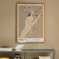 The Poster Club（ポスタークラブ）は、デンマーク・コペンハーゲンを拠点とするオンラインショップで、北欧デザインの高品質なポスターやアートプリントを専門に取り扱っています。新進気鋭の若手アーティストから世界的に活躍する作家まで、多彩なラインナップが魅力。北欧のライフスタイル、ファッション、インテリアデザインのトレンドを取り入れたミニマルで洗練された作品は、シンプルで上質な空間に自然と溶け込みます。ナチュラルインテリアや韓国風の部屋づくり、和モダンテイストにも調和し、アートを取り入れた暮らしを提案。世界中のインテリア雑誌やデザインメディアにも多数掲載されており、感度の高いユーザーからも厚い信頼を集めています。The Poster Clubは、アートプリントを通して日常に美とインスピレーションを届ける、北欧インテリア好きにおすすめのブランドです。