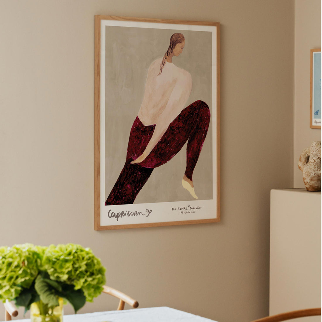 The Poster Club（ポスタークラブ）は、デンマーク・コペンハーゲンを拠点とするオンラインショップで、北欧デザインの高品質なポスターやアートプリントを専門に取り扱っています。新進気鋭の若手アーティストから世界的に活躍する作家まで、多彩なラインナップが魅力。北欧のライフスタイル、ファッション、インテリアデザインのトレンドを取り入れたミニマルで洗練された作品は、シンプルで上質な空間に自然と溶け込みます。ナチュラルインテリアや韓国風の部屋づくり、和モダンテイストにも調和し、アートを取り入れた暮らしを提案。世界中のインテリア雑誌やデザインメディアにも多数掲載されており、感度の高いユーザーからも厚い信頼を集めています。The Poster Clubは、アートプリントを通して日常に美とインスピレーションを届ける、北欧インテリア好きにおすすめのブランドです。