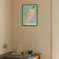 The Poster Club（ポスタークラブ）は、デンマーク・コペンハーゲンを拠点とするオンラインショップで、北欧デザインの高品質なポスターやアートプリントを専門に取り扱っています。新進気鋭の若手アーティストから世界的に活躍する作家まで、多彩なラインナップが魅力。北欧のライフスタイル、ファッション、インテリアデザインのトレンドを取り入れたミニマルで洗練された作品は、シンプルで上質な空間に自然と溶け込みます。ナチュラルインテリアや韓国風の部屋づくり、和モダンテイストにも調和し、アートを取り入れた暮らしを提案。世界中のインテリア雑誌やデザインメディアにも多数掲載されており、感度の高いユーザーからも厚い信頼を集めています。The Poster Clubは、アートプリントを通して日常に美とインスピレーションを届ける、北欧インテリア好きにおすすめのブランドです。