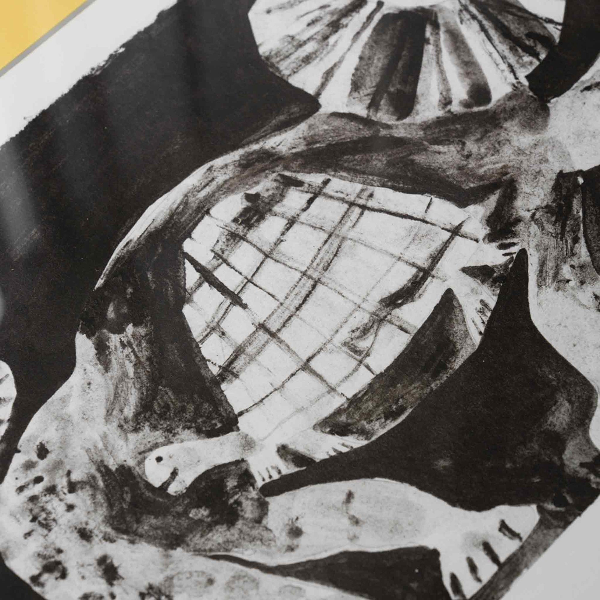 The Poster Club（ポスタークラブ）は、デンマーク・コペンハーゲンを拠点とするオンラインショップで、北欧デザインの高品質なポスターやアートプリントを専門に取り扱っています。新進気鋭の若手アーティストから世界的に活躍する作家まで、多彩なラインナップが魅力。北欧のライフスタイル、ファッション、インテリアデザインのトレンドを取り入れたミニマルで洗練された作品は、シンプルで上質な空間に自然と溶け込みます。ナチュラルインテリアや韓国風の部屋づくり、和モダンテイストにも調和し、アートを取り入れた暮らしを提案。世界中のインテリア雑誌やデザインメディアにも多数掲載されており、感度の高いユーザーからも厚い信頼を集めています。The Poster Clubは、アートプリントを通して日常に美とインスピレーションを届ける、北欧インテリア好きにおすすめのブランドです。