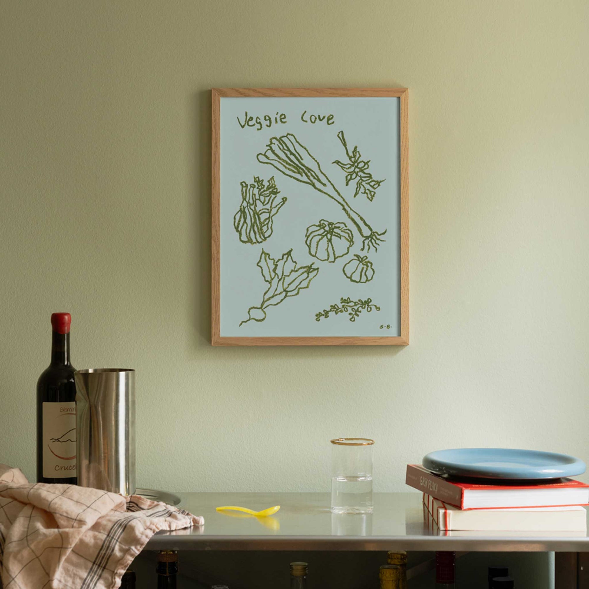 The Poster Club（ポスタークラブ）は、デンマーク・コペンハーゲンを拠点とするオンラインショップで、北欧デザインの高品質なポスターやアートプリントを専門に取り扱っています。新進気鋭の若手アーティストから世界的に活躍する作家まで、多彩なラインナップが魅力。北欧のライフスタイル、ファッション、インテリアデザインのトレンドを取り入れたミニマルで洗練された作品は、シンプルで上質な空間に自然と溶け込みます。ナチュラルインテリアや韓国風の部屋づくり、和モダンテイストにも調和し、アートを取り入れた暮らしを提案。世界中のインテリア雑誌やデザインメディアにも多数掲載されており、感度の高いユーザーからも厚い信頼を集めています。The Poster Clubは、アートプリントを通して日常に美とインスピレーションを届ける、北欧インテリア好きにおすすめのブランドです。