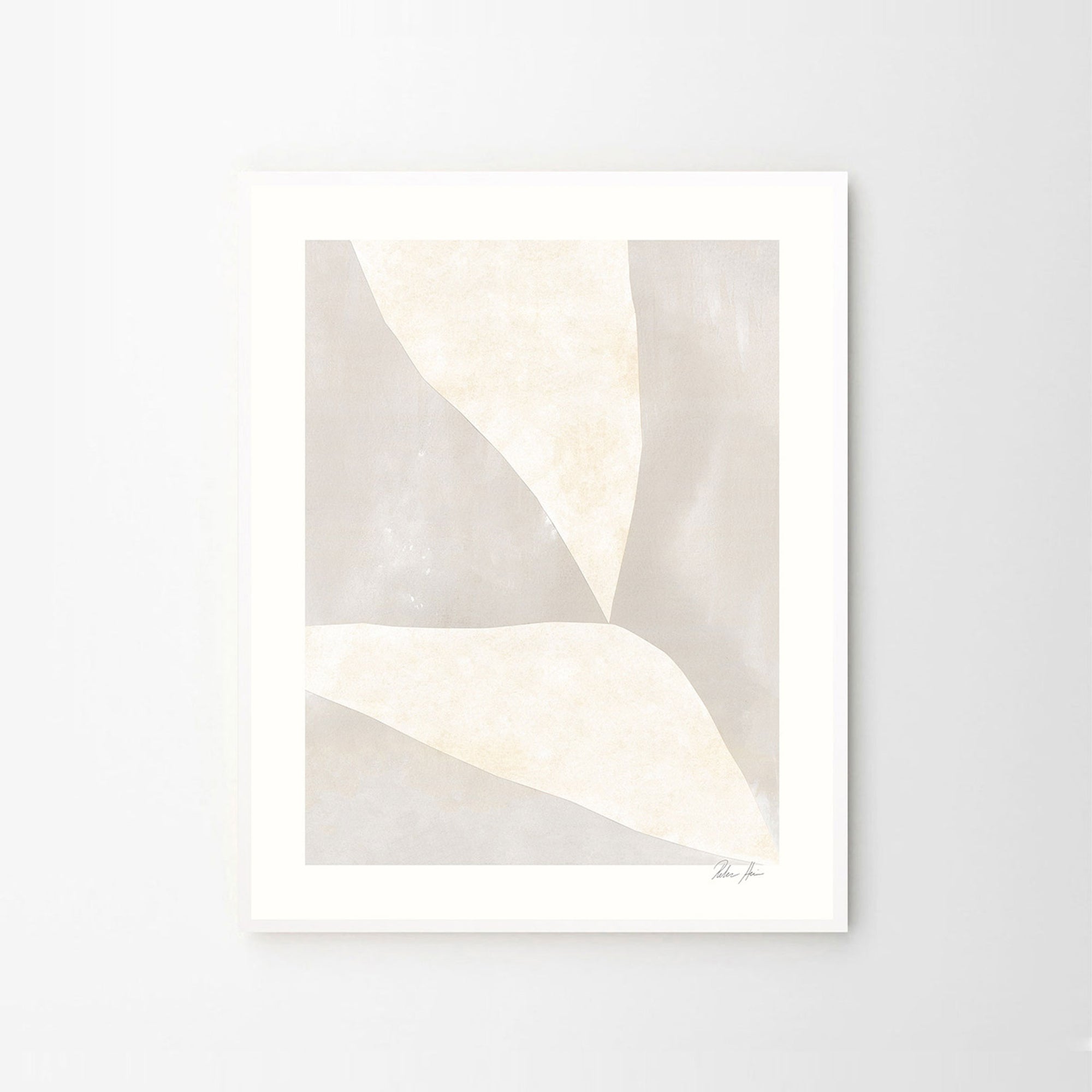 The Poster Club（ポスタークラブ）は、デンマーク・コペンハーゲンを拠点とするオンラインショップで、北欧デザインの高品質なポスターやアートプリントを専門に取り扱っています。新進気鋭の若手アーティストから世界的に活躍する作家まで、多彩なラインナップが魅力。北欧のライフスタイル、ファッション、インテリアデザインのトレンドを取り入れたミニマルで洗練された作品は、シンプルで上質な空間に自然と溶け込みます。ナチュラルインテリアや韓国風の部屋づくり、和モダンテイストにも調和し、アートを取り入れた暮らしを提案。世界中のインテリア雑誌やデザインメディアにも多数掲載されており、感度の高いユーザーからも厚い信頼を集めています。The Poster Clubは、アートプリントを通して日常に美とインスピレーションを届ける、北欧インテリア好きにおすすめのブランドです。