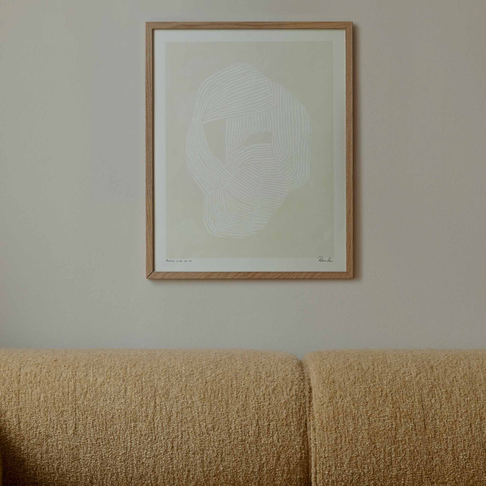 The Poster Club（ポスタークラブ）は、デンマーク・コペンハーゲンを拠点とするオンラインショップで、北欧デザインの高品質なポスターやアートプリントを専門に取り扱っています。新進気鋭の若手アーティストから世界的に活躍する作家まで、多彩なラインナップが魅力。北欧のライフスタイル、ファッション、インテリアデザインのトレンドを取り入れたミニマルで洗練された作品は、シンプルで上質な空間に自然と溶け込みます。ナチュラルインテリアや韓国風の部屋づくり、和モダンテイストにも調和し、アートを取り入れた暮らしを提案。世界中のインテリア雑誌やデザインメディアにも多数掲載されており、感度の高いユーザーからも厚い信頼を集めています。The Poster Clubは、アートプリントを通して日常に美とインスピレーションを届ける、北欧インテリア好きにおすすめのブランドです。