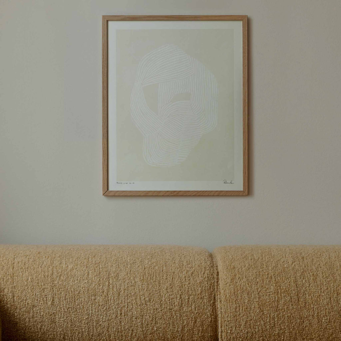 The Poster Club（ポスタークラブ）は、デンマーク・コペンハーゲンを拠点とするオンラインショップで、北欧デザインの高品質なポスターやアートプリントを専門に取り扱っています。新進気鋭の若手アーティストから世界的に活躍する作家まで、多彩なラインナップが魅力。北欧のライフスタイル、ファッション、インテリアデザインのトレンドを取り入れたミニマルで洗練された作品は、シンプルで上質な空間に自然と溶け込みます。ナチュラルインテリアや韓国風の部屋づくり、和モダンテイストにも調和し、アートを取り入れた暮らしを提案。世界中のインテリア雑誌やデザインメディアにも多数掲載されており、感度の高いユーザーからも厚い信頼を集めています。The Poster Clubは、アートプリントを通して日常に美とインスピレーションを届ける、北欧インテリア好きにおすすめのブランドです。