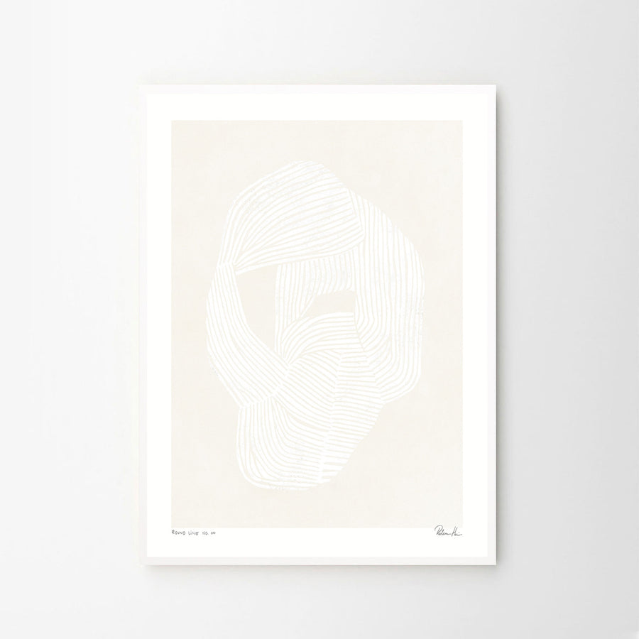 The Poster Club（ポスタークラブ）は、デンマーク・コペンハーゲンを拠点とするオンラインショップで、北欧デザインの高品質なポスターやアートプリントを専門に取り扱っています。新進気鋭の若手アーティストから世界的に活躍する作家まで、多彩なラインナップが魅力。北欧のライフスタイル、ファッション、インテリアデザインのトレンドを取り入れたミニマルで洗練された作品は、シンプルで上質な空間に自然と溶け込みます。ナチュラルインテリアや韓国風の部屋づくり、和モダンテイストにも調和し、アートを取り入れた暮らしを提案。世界中のインテリア雑誌やデザインメディアにも多数掲載されており、感度の高いユーザーからも厚い信頼を集めています。The Poster Clubは、アートプリントを通して日常に美とインスピレーションを届ける、北欧インテリア好きにおすすめのブランドです。