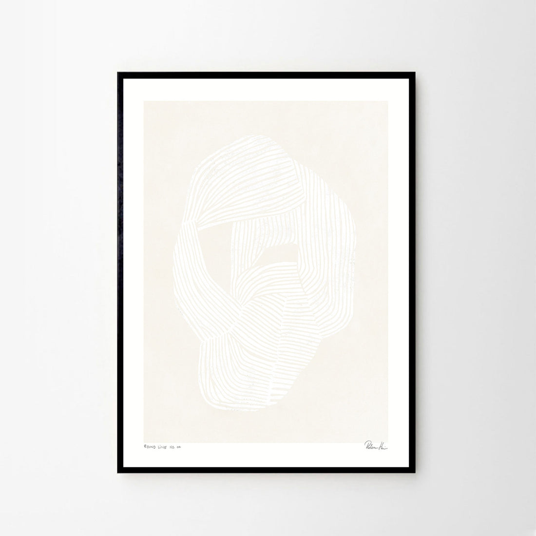 The Poster Club（ポスタークラブ）は、デンマーク・コペンハーゲンを拠点とするオンラインショップで、北欧デザインの高品質なポスターやアートプリントを専門に取り扱っています。新進気鋭の若手アーティストから世界的に活躍する作家まで、多彩なラインナップが魅力。北欧のライフスタイル、ファッション、インテリアデザインのトレンドを取り入れたミニマルで洗練された作品は、シンプルで上質な空間に自然と溶け込みます。ナチュラルインテリアや韓国風の部屋づくり、和モダンテイストにも調和し、アートを取り入れた暮らしを提案。世界中のインテリア雑誌やデザインメディアにも多数掲載されており、感度の高いユーザーからも厚い信頼を集めています。The Poster Clubは、アートプリントを通して日常に美とインスピレーションを届ける、北欧インテリア好きにおすすめのブランドです。