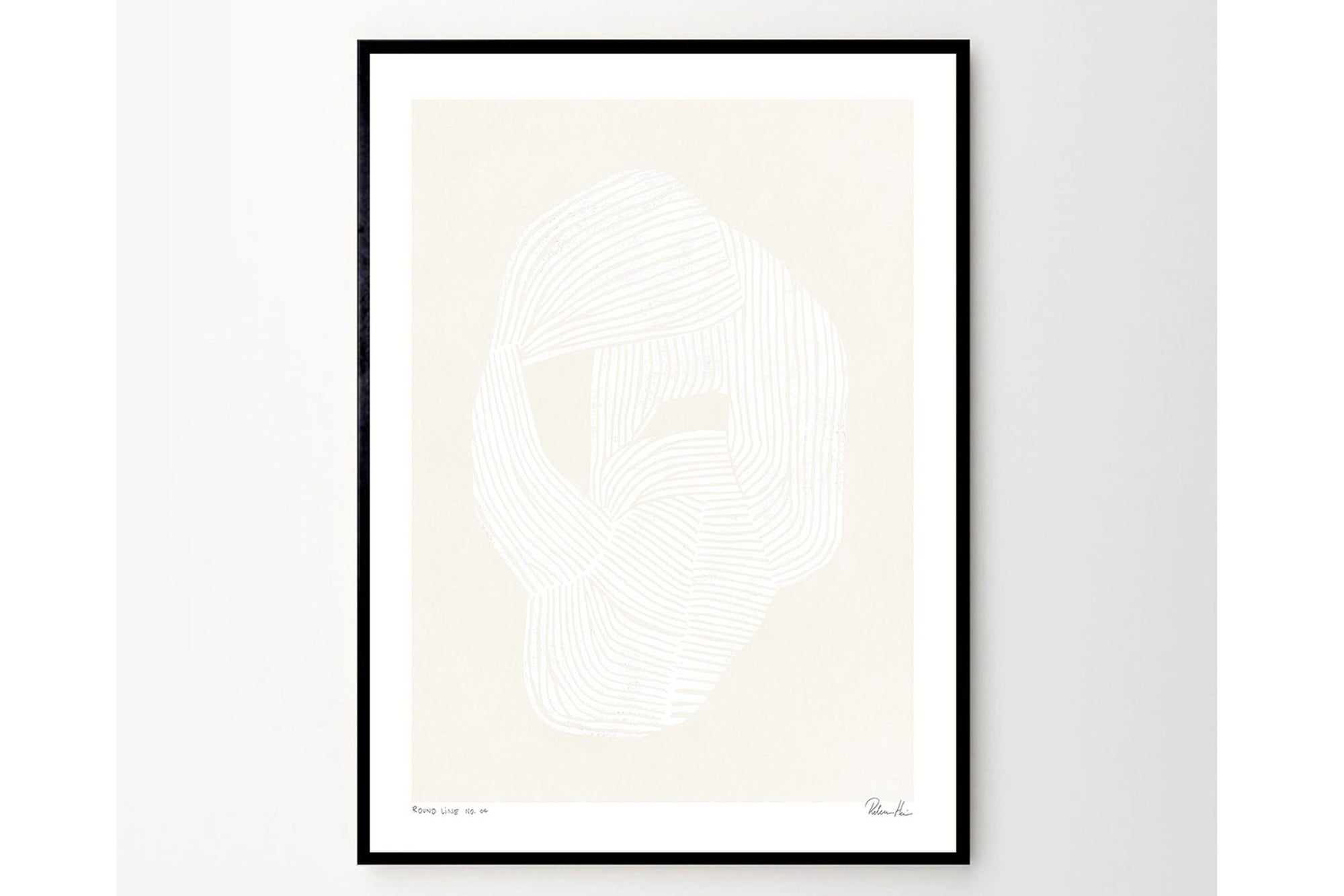 The Poster Club（ポスタークラブ）は、デンマーク・コペンハーゲンを拠点とするオンラインショップで、北欧デザインの高品質なポスターやアートプリントを専門に取り扱っています。新進気鋭の若手アーティストから世界的に活躍する作家まで、多彩なラインナップが魅力。北欧のライフスタイル、ファッション、インテリアデザインのトレンドを取り入れたミニマルで洗練された作品は、シンプルで上質な空間に自然と溶け込みます。ナチュラルインテリアや韓国風の部屋づくり、和モダンテイストにも調和し、アートを取り入れた暮らしを提案。世界中のインテリア雑誌やデザインメディアにも多数掲載されており、感度の高いユーザーからも厚い信頼を集めています。The Poster Clubは、アートプリントを通して日常に美とインスピレーションを届ける、北欧インテリア好きにおすすめのブランドです。