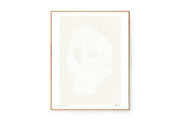 The Poster Club（ポスタークラブ）は、デンマーク・コペンハーゲンを拠点とするオンラインショップで、北欧デザインの高品質なポスターやアートプリントを専門に取り扱っています。新進気鋭の若手アーティストから世界的に活躍する作家まで、多彩なラインナップが魅力。北欧のライフスタイル、ファッション、インテリアデザインのトレンドを取り入れたミニマルで洗練された作品は、シンプルで上質な空間に自然と溶け込みます。ナチュラルインテリアや韓国風の部屋づくり、和モダンテイストにも調和し、アートを取り入れた暮らしを提案。世界中のインテリア雑誌やデザインメディアにも多数掲載されており、感度の高いユーザーからも厚い信頼を集めています。The Poster Clubは、アートプリントを通して日常に美とインスピレーションを届ける、北欧インテリア好きにおすすめのブランドです。