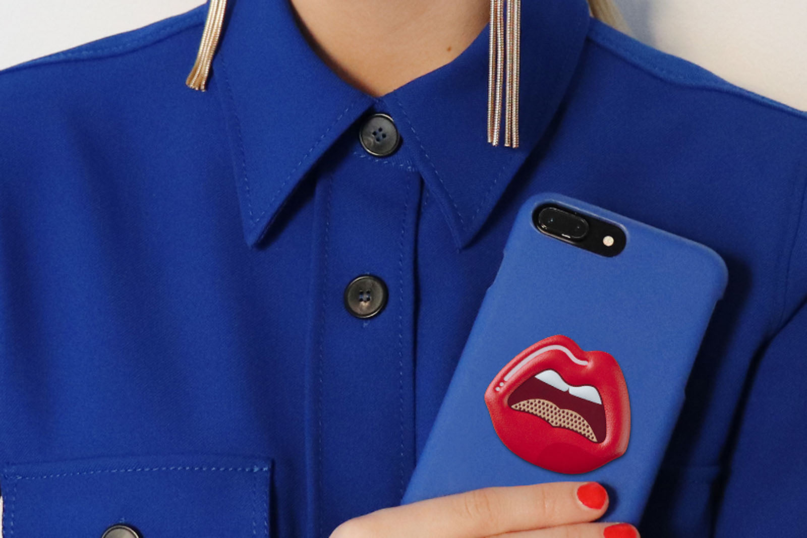 PRINTWORKSは、ライフスタイル、ギフト、アクセサリーの分野で活動するスウェーデンのデザイン会社です。機能的な日常品を美しくそして誰にでも利用できるようにすることをコンセプトに、世界有数のイラストレーターや写真家とのコラボレーションにより、アクセサリー、コーヒーテーブルゲーム、フォトアルバム、ステーショナリーをデザイン、制作しています。2015年に広告業界の元CEO兼クリエイティブディレクターによって設立された新しいブランドです。