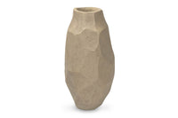 Mette Ditmer（メッテ・ディットマー）は、1995年にデンマークで設立されたインテリアブランドで、北欧ミニマリズムと洗練されたグラフィックデザインを融合させたスタイルで知られています。創設者メッテ・ディットマーのデザイン哲学は「ディテールにこそ真の個性が宿る」というもので、シンプルでありながら印象的な色使いや質感へのこだわりが、日常に上質な美しさをもたらします。バスルームアクセサリーやテキスタイル、ホームデコレーションなど幅広いラインナップを展開し、機能性と美しさを両立した製品は、ヨーロッパを中心に世界中で支持されています。サステナビリティにも配慮し、長く使える耐久性のある素材や時代に左右されないデザインを採用。Mette Ditmerは、日常空間を心地よく整えるための美意識とクラフトマンシップが詰まった北欧ブランドです。