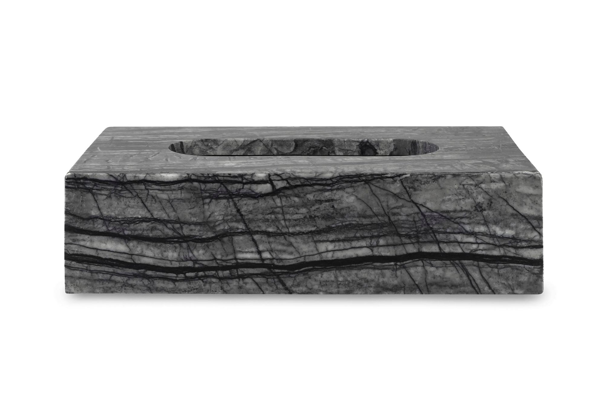 Mette Ditmer（メッテ・ディットマー）は、1995年にデンマークで設立されたインテリアブランドで、北欧ミニマリズムと洗練されたグラフィックデザインを融合させたスタイルで知られています。創設者メッテ・ディットマーのデザイン哲学は「ディテールにこそ真の個性が宿る」というもので、シンプルでありながら印象的な色使いや質感へのこだわりが、日常に上質な美しさをもたらします。バスルームアクセサリーやテキスタイル、ホームデコレーションなど幅広いラインナップを展開し、機能性と美しさを両立した製品は、ヨーロッパを中心に世界中で支持されています。サステナビリティにも配慮し、長く使える耐久性のある素材や時代に左右されないデザインを採用。Mette Ditmerは、日常空間を心地よく整えるための美意識とクラフトマンシップが詰まった北欧ブランドです。