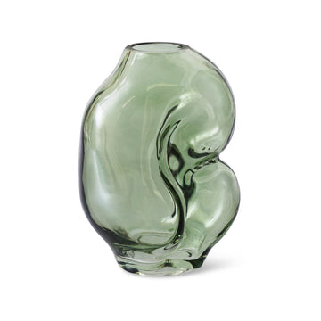 HKliving（エイチケイリビング）は、オランダで設立されたデザインスタジオ発のインテリアブランドで、ヨーロピアンヴィンテージと現代的ミニマリズムを融合させた独自のスタイルで世界中のファンを魅了しています。大胆なカラーパレットや有機的なフォルム、異素材の組み合わせにより、どのアイテムにもアートのような存在感があります。HKlivingの製品はすべて、空間にアクセントと個性を加えるためにデザインされています。とくに人気の高い「70’s セラミックシリーズ」は、温かみのある釉薬とレトロモダンなデザインが特徴で、世界中のインテリア愛好家やデザイナーから高い評価を受けています。また、サステナブルな素材選定と品質管理にも力を入れており、長く愛用できるアイテムとしても支持されています。モダンヴィンテージやボヘミアンスタイルなど、幅広いテイストに調和しやすいプロダクトは、洗練されたライフスタイルを求める方に最適です。