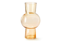 HKlivingは、「bijEmielHetsen」と「SanderKlaver」によって設立されたオランダのインテリアブランドです。プロのアンティークバイヤーであったEmielHetsenが国際貿易をしていた幼なじみのSanderKlaverに声をかけブランドが誕生しました。ブランド名のHKは両名のイニシャルが使用されています。彼らのコレクションはクラシックや伝統を尊重しながらも現代にあったモダンなデザインになっています。