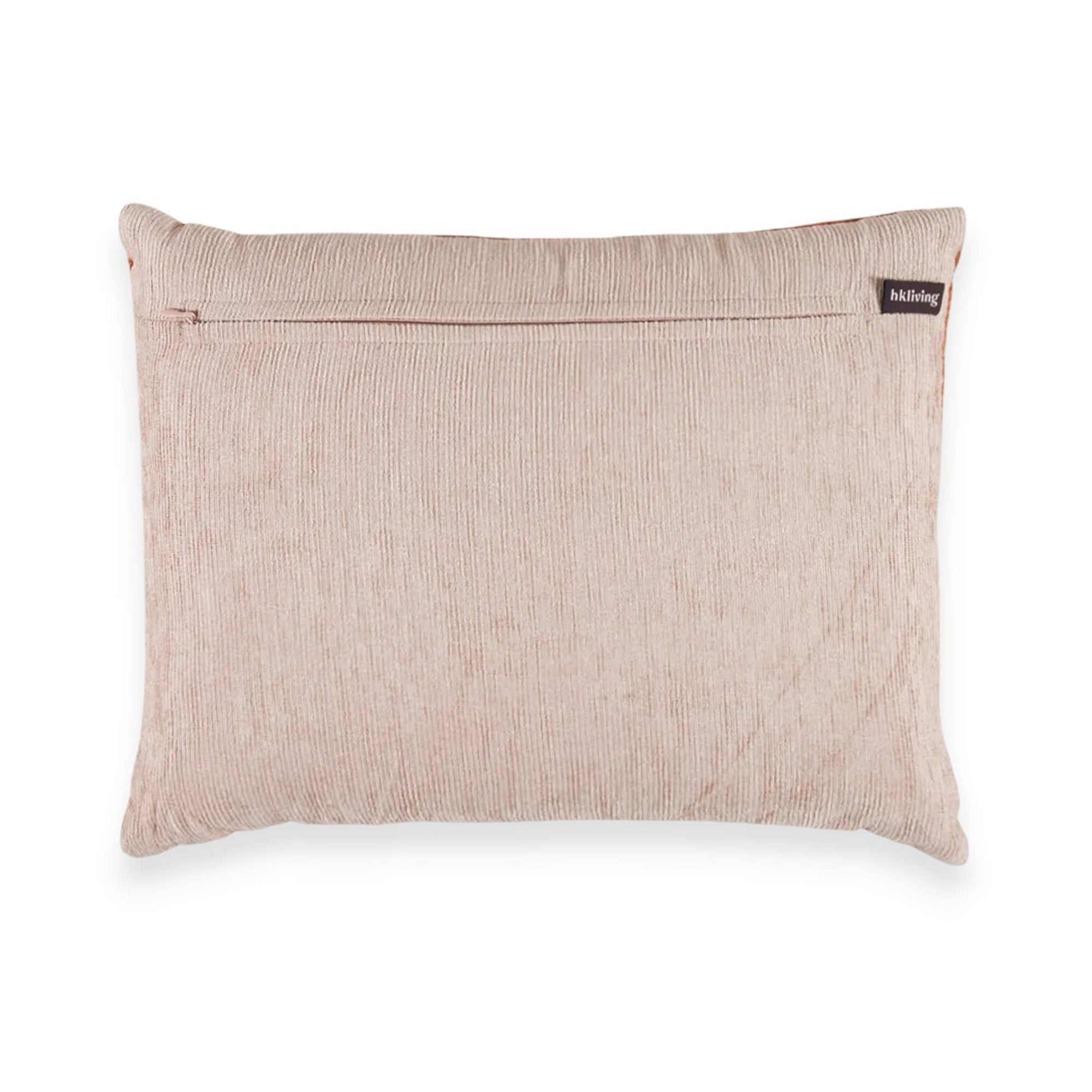 HKliving（エイチケイリビング）は、オランダで設立されたデザインスタジオ発のインテリアブランドで、ヨーロピアンヴィンテージと現代的ミニマリズムを融合させた独自のスタイルで世界中のファンを魅了しています。大胆なカラーパレットや有機的なフォルム、異素材の組み合わせにより、どのアイテムにもアートのような存在感があります。HKlivingの製品はすべて、空間にアクセントと個性を加えるためにデザインされています。とくに人気の高い「70’s セラミックシリーズ」は、温かみのある釉薬とレトロモダンなデザインが特徴で、世界中のインテリア愛好家やデザイナーから高い評価を受けています。また、サステナブルな素材選定と品質管理にも力を入れており、長く愛用できるアイテムとしても支持されています。モダンヴィンテージやボヘミアンスタイルなど、幅広いテイストに調和しやすいプロダクトは、洗練されたライフスタイルを求める方に最適です。