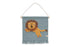 OYOYLivingDesignは、デンマークのデザイナーLotteFynboeによって2012年に設立されました。子供、大人、そして彼らが住む家のためのホームアクセサリーを提供するデンマークで最も優れたブランドになることをポリシーとしています。伝統的なスカンジナビアのデザインに影響を受けた製品は、クラシックで機能的、ユニークなディテールと魅力的なカラーが特徴的です。