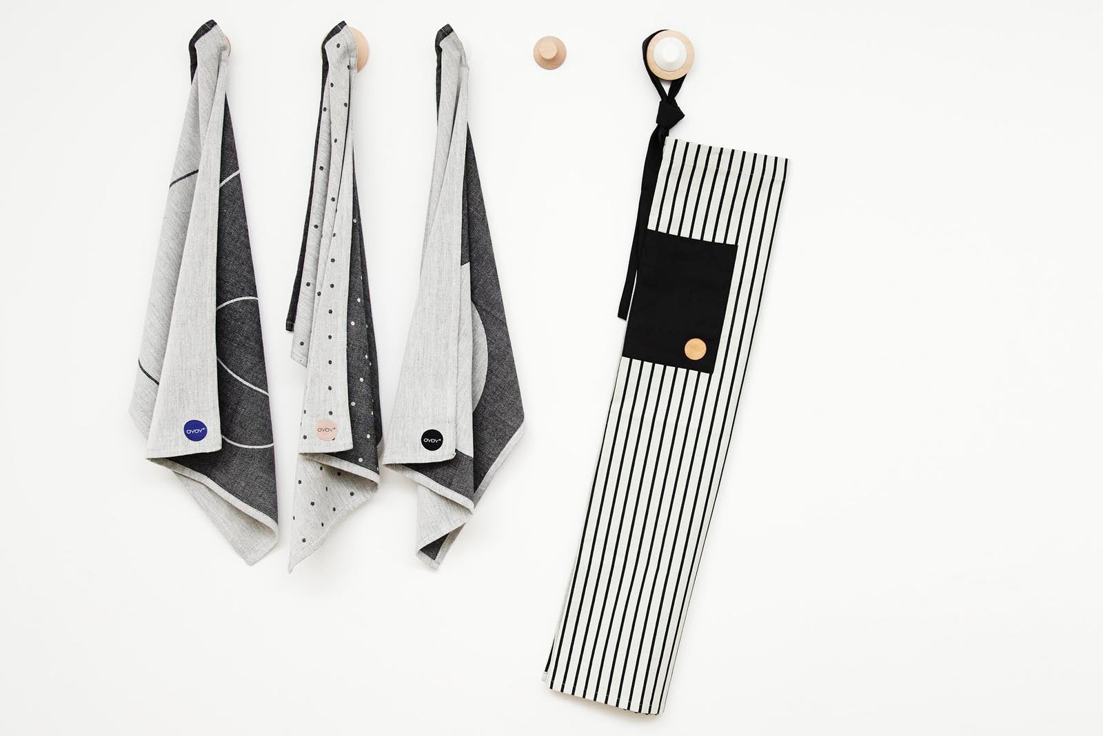 OYOYLivingDesignは、デンマークのデザイナーLotteFynboeによって2012年に設立されました。子供、大人、そして彼らが住む家のためのホームアクセサリーを提供するデンマークで最も優れたブランドになることをポリシーとしています。伝統的なスカンジナビアのデザインに影響を受けた製品は、クラシックで機能的、ユニークなディテールと魅力的なカラーが特徴的です。