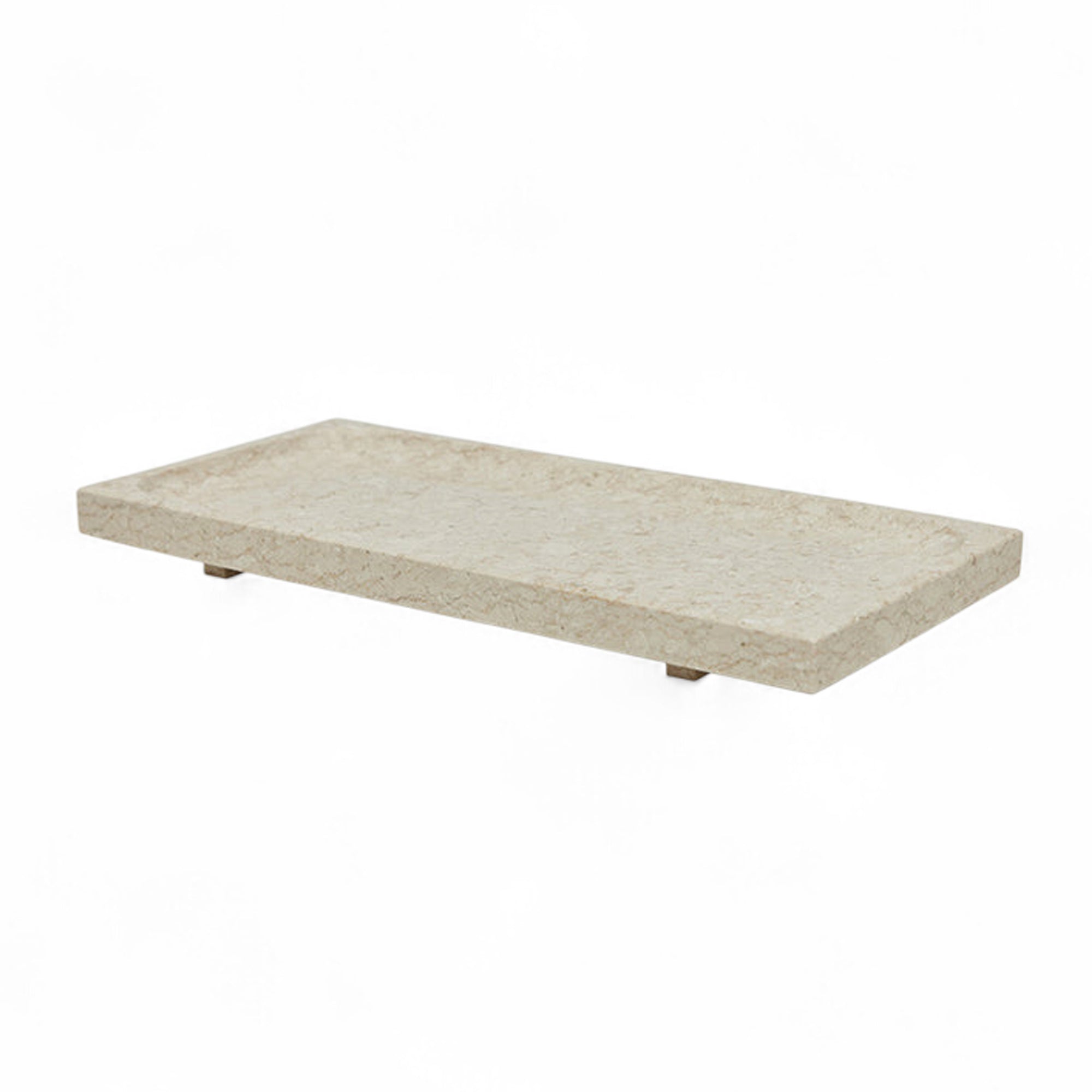 OYOY Living Design（オイオイ リビング デザイン）は、デンマークのデザイナー Lotte Fynboe によって2012年に設立された、北欧らしさに満ちたライフスタイルブランドです。ブランド名の“OYOY”はデンマーク航空機の「OY」コードに由来し、シンプルで機能的、そして温かみのある“デンマークデザイン”の精神を象徴しています。柔らかな色合い、ミニマルで親しみやすいフォルム、そして自然素材へのこだわりがOYOYの大きな魅力。オーガニックコットンのテキスタイルや、ナチュラルな質感を楽しめるホームアクセサリーなど、家全体を心地よく整えるアイテムも豊富です。日々の暮らしに自然と溶け込み、家族と過ごす時間をより豊かにしてくれるOYOYのプロダクト。タイムレスな北欧デザインを求める方に、ぜひ手に取っていただきたいブランドです。