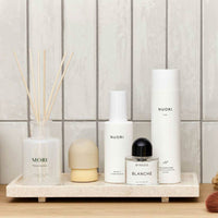 OYOY Living Design（オイオイ リビング デザイン）は、デンマークのデザイナー Lotte Fynboe によって2012年に設立された、北欧らしさに満ちたライフスタイルブランドです。ブランド名の“OYOY”はデンマーク航空機の「OY」コードに由来し、シンプルで機能的、そして温かみのある“デンマークデザイン”の精神を象徴しています。柔らかな色合い、ミニマルで親しみやすいフォルム、そして自然素材へのこだわりがOYOYの大きな魅力。オーガニックコットンのテキスタイルや、ナチュラルな質感を楽しめるホームアクセサリーなど、家全体を心地よく整えるアイテムも豊富です。日々の暮らしに自然と溶け込み、家族と過ごす時間をより豊かにしてくれるOYOYのプロダクト。タイムレスな北欧デザインを求める方に、ぜひ手に取っていただきたいブランドです。