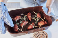 OYOY Living Designは、デンマークのデザイナーLotte Fynboeによって2012年に設立されました。子供、大人、そして彼らが住む家のためのホームアクセサリーを提供するデンマークで最も優れたブランドになることをポリシーとしています。伝統的なスカンジナビアのデザインに影響を受けた製品は、クラシックで機能的、ユニークなディテールと魅力的なカラーが特徴的です。