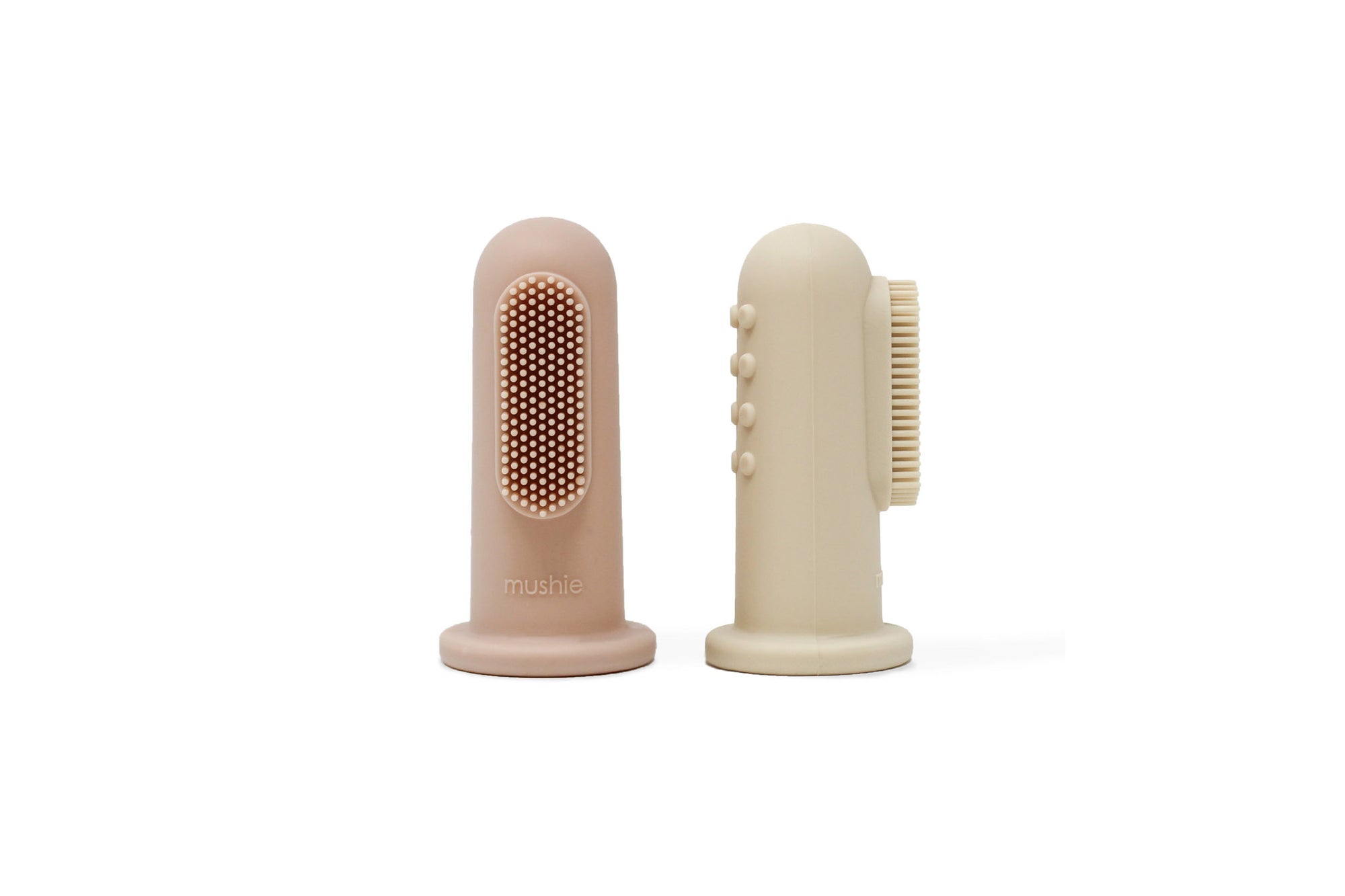 Mushieは2018年アメリカヒューストンでLeviFeigensonによって誕生したブランドです。スカンジナビアンデザインを取り入れたシンプルかつ機能的なデザインとナチュラルな色使いは、アメリカだけではなく、世界中のパパママから好まれるベビー用品の１つとなりました。2018年に1500ドルでスタートしたMushie&amp;amp;co,LLC.は瞬く間に、世界のブランドとして成長を遂げました。今日では、ヒューストンだけでなくスウェーデンにもデザインチームをおき２カ国のチームでmushie製品のデザインしています。