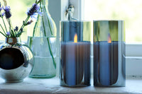 Sirius（シリウス）は、1971年にデンマークで創業した照明とLedキャンドルのブランドです。北欧らしいミニマルで洗練されたデザインに、心地よさと温もりを感じさせる光を組み合わせた製品で、ヨーロッパを中心に多くの家庭やホテルで愛用されています。SiriusのLedキャンドルは、本物の炎のように揺らめくリアルな灯りと、安全性・長寿命を両立。火を使わないため小さなお子様やペットのいる空間でも安心して使用でき、電池式や充電式、リモコン操作可能なタイプまで幅広く揃っています。ガラスや金属、陶器など多様な素材とカラー展開で、リビング、ベッドルーム、アウトドアなど様々な空間に馴染みます。シーズンごとのデコレーションや日常のインテリアアクセントとしても活躍し、暮らしにやさしく上質な光を添えるSiriusは、北欧の豊かな灯り文化を現代に受け継ぐブランドです。