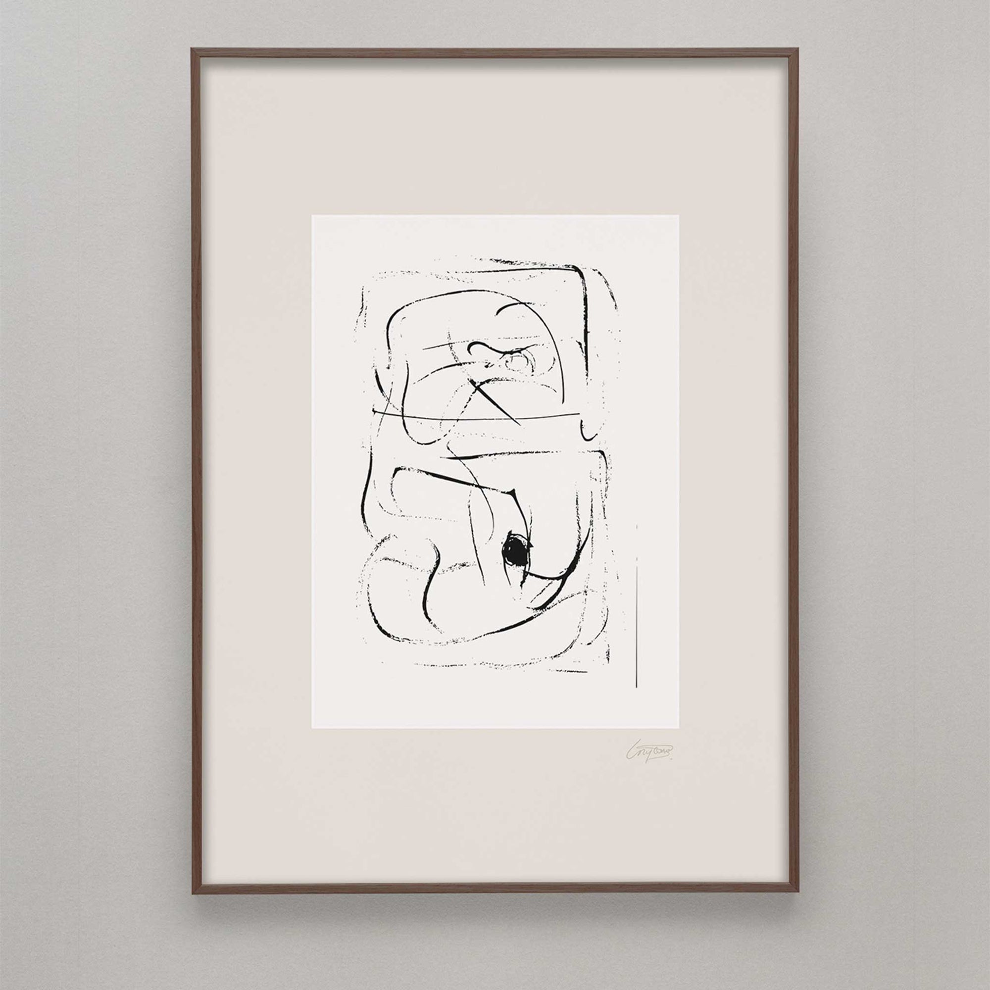 Alium（アリウム）は、デンマーク・コペンハーゲン発のアートとインテリアの融合を目指すポスターブランドかつギャラリーです。2010年代半ばにThe Poster Club創業者トーマスニッセン氏らによって設立され、歴史あるフレデリクスベルク市庁舎横の建物を拠点に、限定アート作品とオブジェを展示・販売しています。カラーや構図にこだわったポスターは、北欧的なスローライフや自然美を背景としつつ、無機質でミニマルな空間にも調和します。クラフトマンシップとデザイン性を重視し、アーティストとの協働によるオリジナリティ溢れる作品を通じて、「暮らしを美と創造性で豊かにする」姿勢を訴求しています。ギャラリーでは巡回展やアートイベントを定期開催し、既成のインテリア領域に留まらない文化的な体験の場を提供。ポスターという商材を媒介にしながらも、生活空間とアート空間の垣根を解き、個々の感性に触発を与えることをミッションとしています。