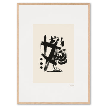 Alium（アリウム）は、デンマーク・コペンハーゲン発のアートとインテリアの融合を目指すポスターブランドかつギャラリーです。2010年代半ばにThe Poster Club創業者トーマスニッセン氏らによって設立され、歴史あるフレデリクスベルク市庁舎横の建物を拠点に、限定アート作品とオブジェを展示・販売しています。カラーや構図にこだわったポスターは、北欧的なスローライフや自然美を背景としつつ、無機質でミニマルな空間にも調和します。クラフトマンシップとデザイン性を重視し、アーティストとの協働によるオリジナリティ溢れる作品を通じて、「暮らしを美と創造性で豊かにする」姿勢を訴求しています。ギャラリーでは巡回展やアートイベントを定期開催し、既成のインテリア領域に留まらない文化的な体験の場を提供。ポスターという商材を媒介にしながらも、生活空間とアート空間の垣根を解き、個々の感性に触発を与えることをミッションとしています。