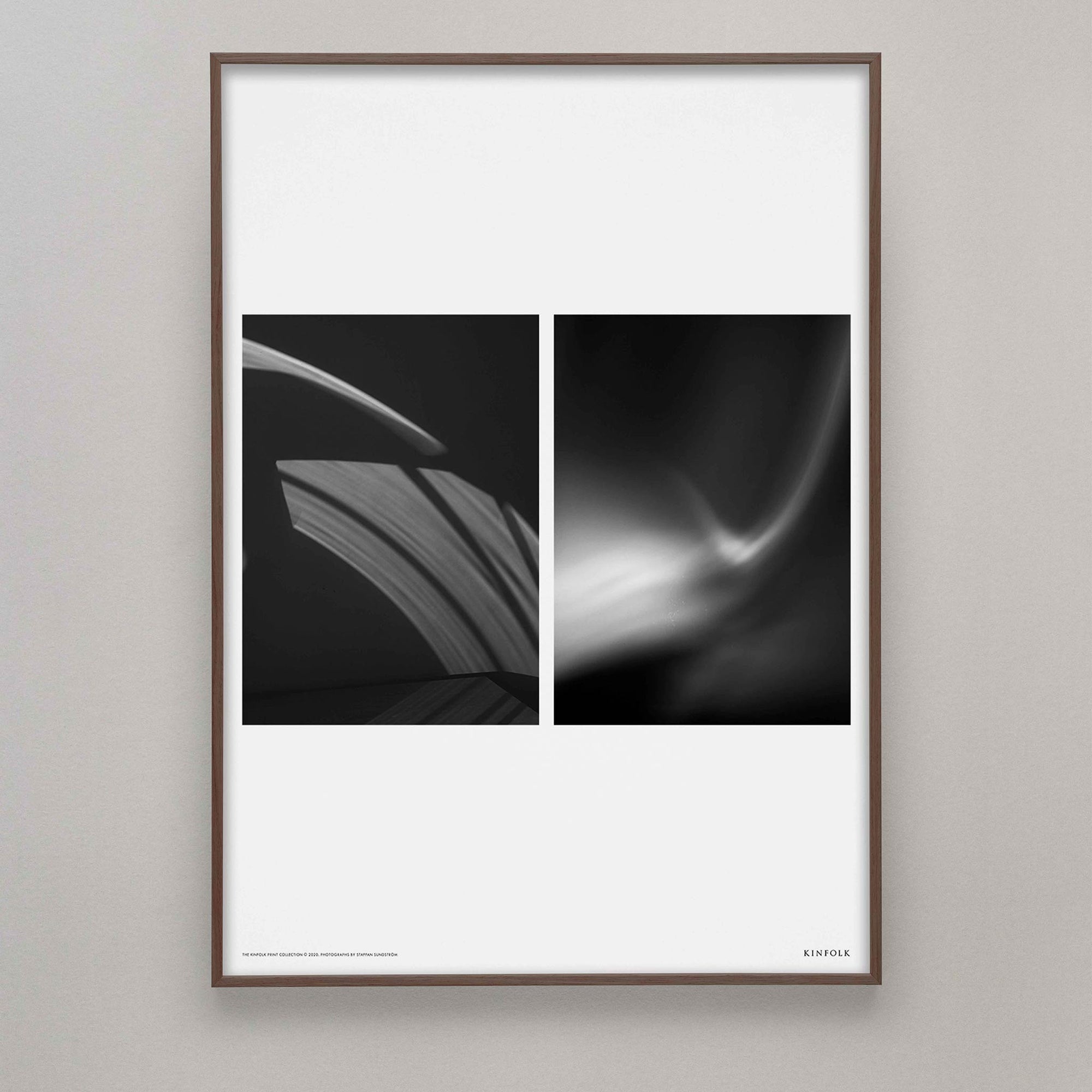 Alium（アリウム）は、デンマーク・コペンハーゲン発のアートとインテリアの融合を目指すポスターブランドかつギャラリーです。2010年代半ばにThe Poster Club創業者トーマスニッセン氏らによって設立され、歴史あるフレデリクスベルク市庁舎横の建物を拠点に、限定アート作品とオブジェを展示・販売しています。カラーや構図にこだわったポスターは、北欧的なスローライフや自然美を背景としつつ、無機質でミニマルな空間にも調和します。クラフトマンシップとデザイン性を重視し、アーティストとの協働によるオリジナリティ溢れる作品を通じて、「暮らしを美と創造性で豊かにする」姿勢を訴求しています。ギャラリーでは巡回展やアートイベントを定期開催し、既成のインテリア領域に留まらない文化的な体験の場を提供。ポスターという商材を媒介にしながらも、生活空間とアート空間の垣根を解き、個々の感性に触発を与えることをミッションとしています。