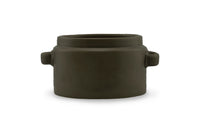 housedoctorはデンマークのブランドです。人々が独自の空間を創造するのを刺激し支援したいという願望に基づいて生まれました。ブランドの美学はスカンジナビアンの伝統のデザインに根付いており、そこにインダストリアルなどの要素や世界中からのインスピレーションを加えています。彼らの製品は素材や質感などの細部にこだわったユニークなものだと感じます。