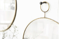 housedoctorはデンマークのブランドです。人々が独自の空間を創造するのを刺激し支援したいという願望に基づいて生まれました。ブランドの美学はスカンジナビアンの伝統のデザインに根付いており、そこにインダストリアルなどの要素や世界中からのインスピレーションを加えています。彼らの製品は素材や質感などの細部にこだわったユニークなものだと感じます。