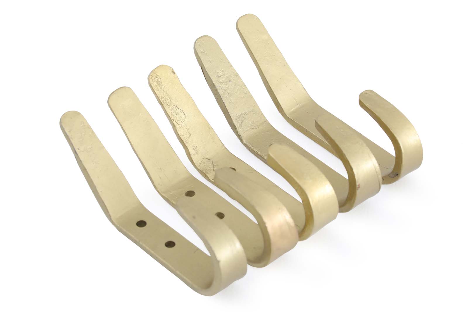 housedoctorはデンマークのブランドです。人々が独自の空間を創造するのを刺激し支援したいという願望に基づいて生まれました。ブランドの美学はスカンジナビアンの伝統のデザインに根付いており、そこにインダストリアルなどの要素や世界中からのインスピレーションを加えています。彼らの製品は素材や質感などの細部にこだわったユニークなものだと感じます。