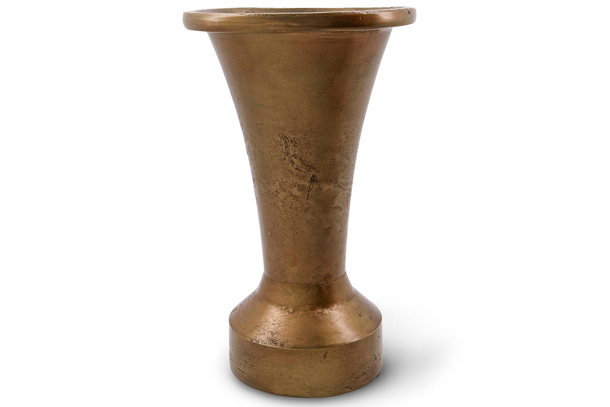 house doctorはデンマークのブランドです。人々が独自の空間を創造するのを刺激し支援したいという願望に基づいて生まれました。ブランドの美学はスカンジナビアンの伝統のデザインに根付いており、そこにインダストリアルなどの要素や世界中からのインスピレーションを加えています。彼らの製品は素材や質感などの細部にこだわったユニークなものだと感じます。