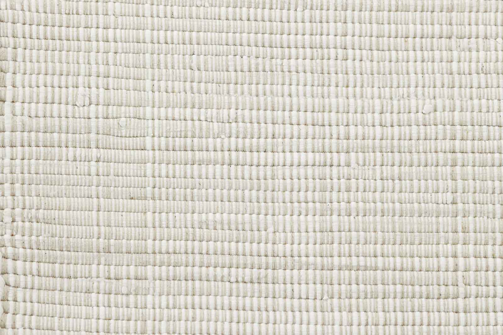 housedoctorはデンマークのブランドです。人々が独自の空間を創造するのを刺激し支援したいという願望に基づいて生まれました。ブランドの美学はスカンジナビアンの伝統のデザインに根付いており、そこにインダストリアルなどの要素や世界中からのインスピレーションを加えています。彼らの製品は素材や質感などの細部にこだわったユニークなものだと感じます。