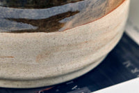 house doctorはデンマークのブランドです。人々が独自の空間を創造するのを刺激し支援したいという願望に基づいて生まれました。ブランドの美学はスカンジナビアンの伝統のデザインに根付いており、そこにインダストリアルなどの要素や世界中からのインスピレーションを加えています。彼らの製品は素材や質感などの細部にこだわったユニークなものだと感じます。