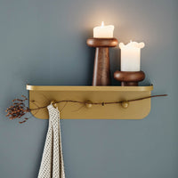 Nordalは、デンマークで1991年に設立されたファミリー経営のインテリアブランドで、北欧の機能美と東洋のスピリチュアルな美意識を融合させたユニークなスタイルで知られています。伝統的な北欧デザインのシンプルさをベースに、インドをはじめとする異国の文化や素材からインスピレーションを得た、温かみと個性にあふれるコレクションを展開しています。いずれも独自性のあるディテールと職人技が光るアイテムばかり。特に、アイアンやウッド、真鍮などを用いた無骨で温もりある質感が特徴で、ナチュラルかつエッジの効いた空間演出が可能です。「人とは違うものを選びたい」「個性的で洗練された暮らしを楽しみたい」といった感度の高いユーザーに選ばれており、注目を集めています。単なる装飾品ではなく、暮らしに深みをもたらすデザインを提案するブランド、それがNordalです。