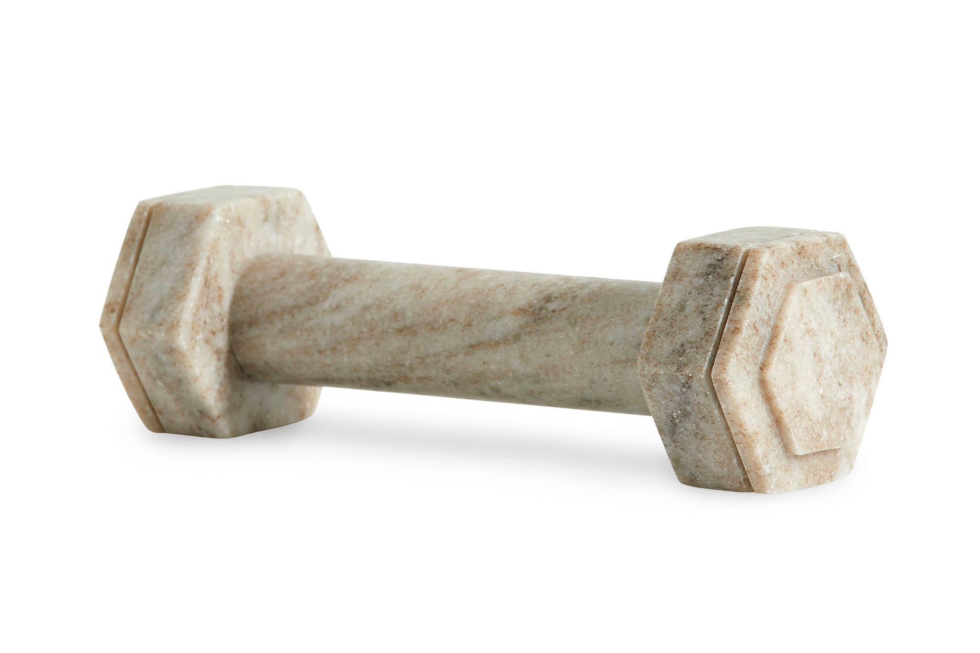 Nordalは、デンマークで1991年に設立されたファミリー経営のインテリアブランドで、北欧の機能美と東洋のスピリチュアルな美意識を融合させたユニークなスタイルで知られています。伝統的な北欧デザインのシンプルさをベースに、インドをはじめとする異国の文化や素材からインスピレーションを得た、温かみと個性にあふれるコレクションを展開しています。いずれも独自性のあるディテールと職人技が光るアイテムばかり。特に、アイアンやウッド、真鍮などを用いた無骨で温もりある質感が特徴で、ナチュラルかつエッジの効いた空間演出が可能です。「人とは違うものを選びたい」「個性的で洗練された暮らしを楽しみたい」といった感度の高いユーザーに選ばれており、注目を集めています。単なる装飾品ではなく、暮らしに深みをもたらすデザインを提案するブランド、それがNordalです。