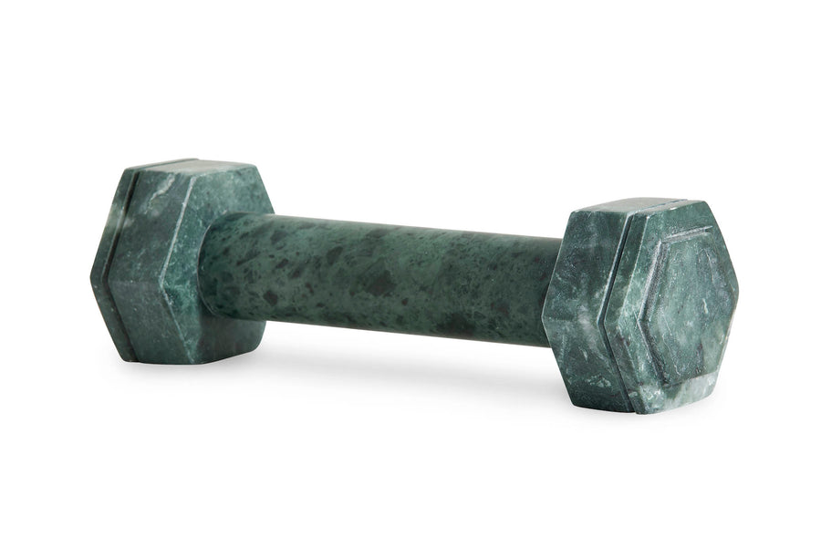 Nordalは、デンマークで1991年に設立されたファミリー経営のインテリアブランドで、北欧の機能美と東洋のスピリチュアルな美意識を融合させたユニークなスタイルで知られています。伝統的な北欧デザインのシンプルさをベースに、インドをはじめとする異国の文化や素材からインスピレーションを得た、温かみと個性にあふれるコレクションを展開しています。いずれも独自性のあるディテールと職人技が光るアイテムばかり。特に、アイアンやウッド、真鍮などを用いた無骨で温もりある質感が特徴で、ナチュラルかつエッジの効いた空間演出が可能です。「人とは違うものを選びたい」「個性的で洗練された暮らしを楽しみたい」といった感度の高いユーザーに選ばれており、注目を集めています。単なる装飾品ではなく、暮らしに深みをもたらすデザインを提案するブランド、それがNordalです。